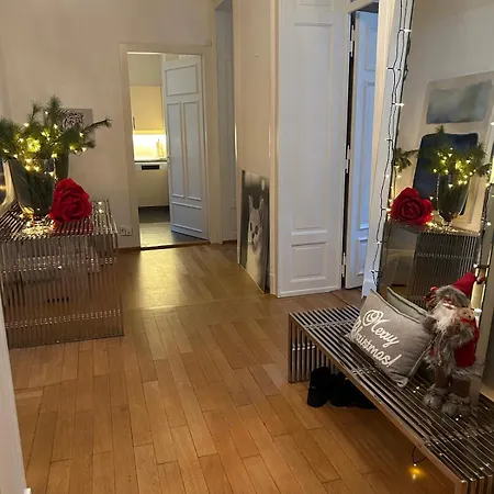 Historic Charm In モントルー